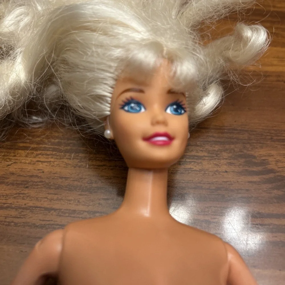 1976 Mattel Barbie Doll Long Hair Earrings Ring‎